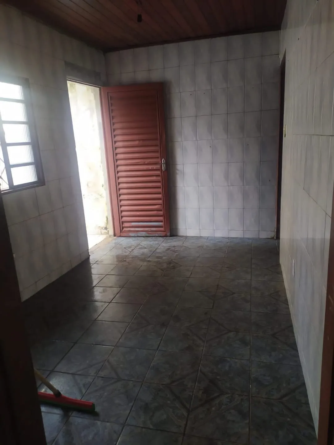 Imagem Casa à venda 2 Quartos, 1 Vaga, 100M², Alto São Pedro, Taubaté - SP