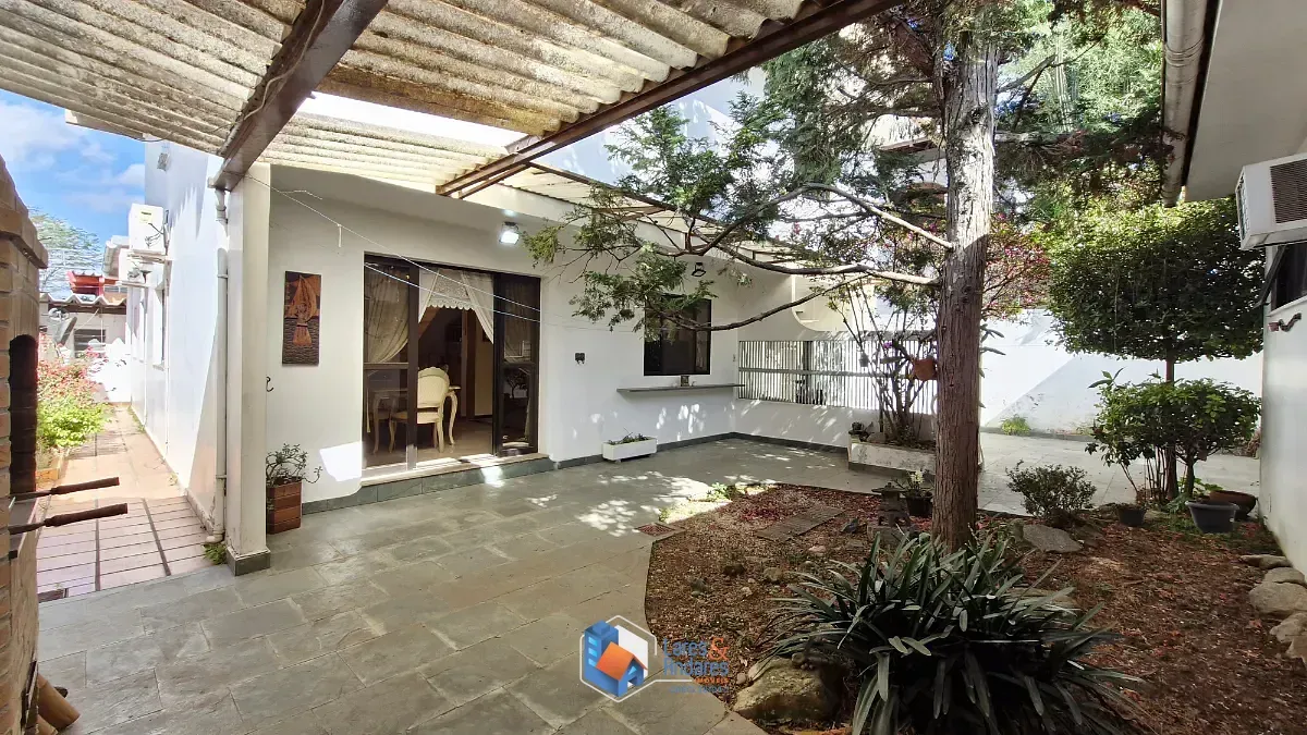 Imagem Casa para venda em Vila Inah com 4 quartos, sendo 2 suítes, 320m²