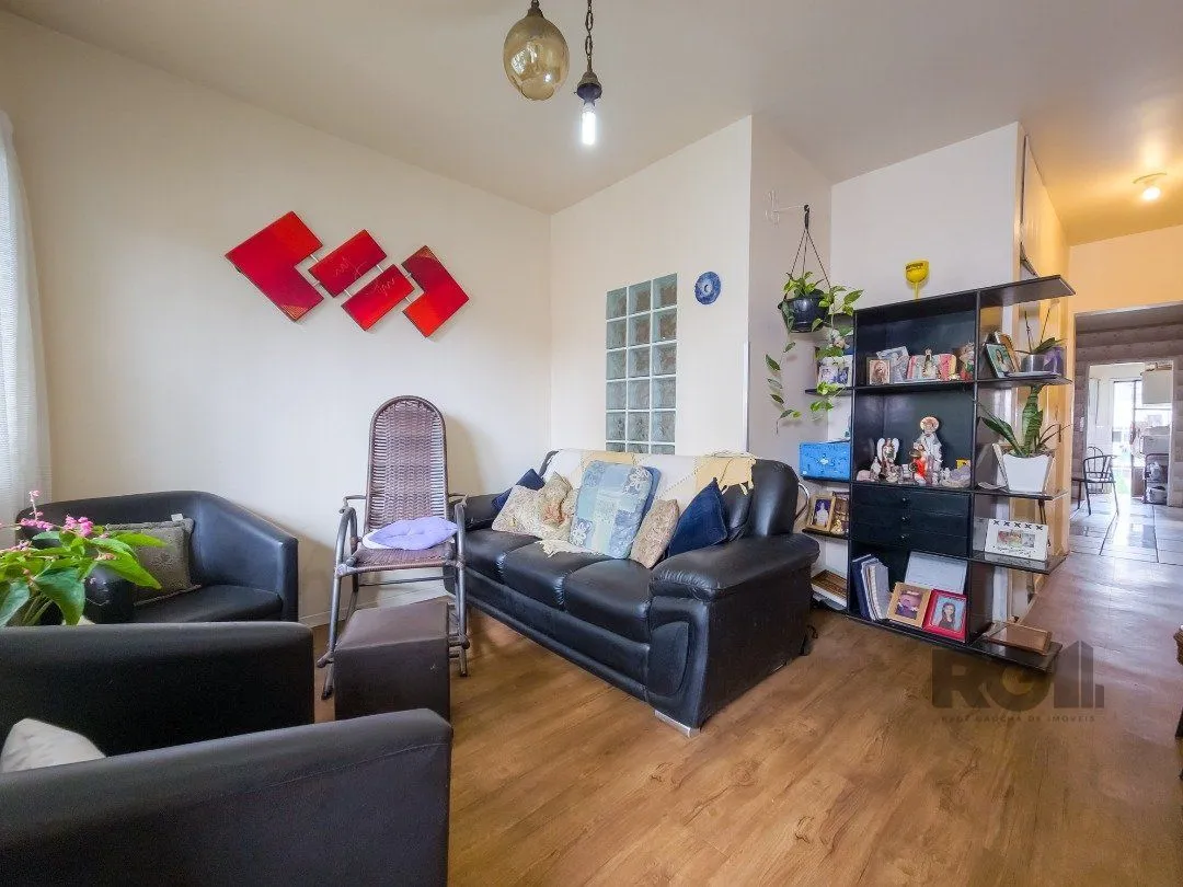Imagem Casa para Venda - 210m², 3 dormitórios, sendo 1 suites, 2 vagas - Tristeza