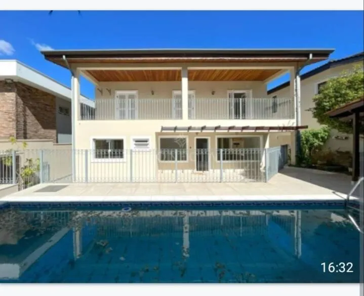 Foto do imóvel Linda casa de 5 dormitórios em ALPHAVILLE, SANTANA DE PARNAÍBA - SP