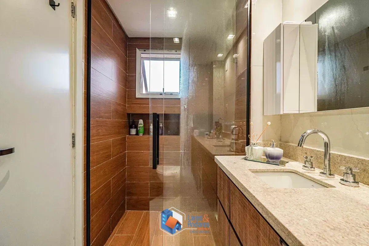 Imagem Duplex para venda em Saúde com 2 quartos, sendo 2 suítes, 105m²
