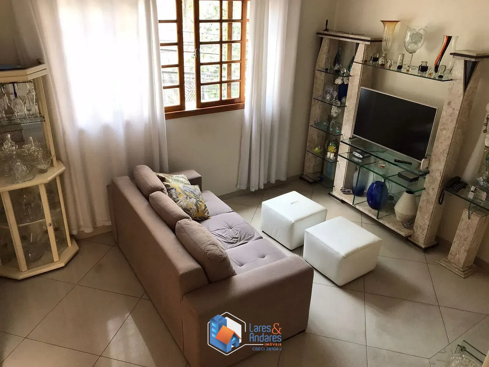 Imagem Sobrado à venda com 4 quartos, sendo 3 suítes, e 5 banheiros com 163m² localizado na Rua Curupaiti (Zona Norte)