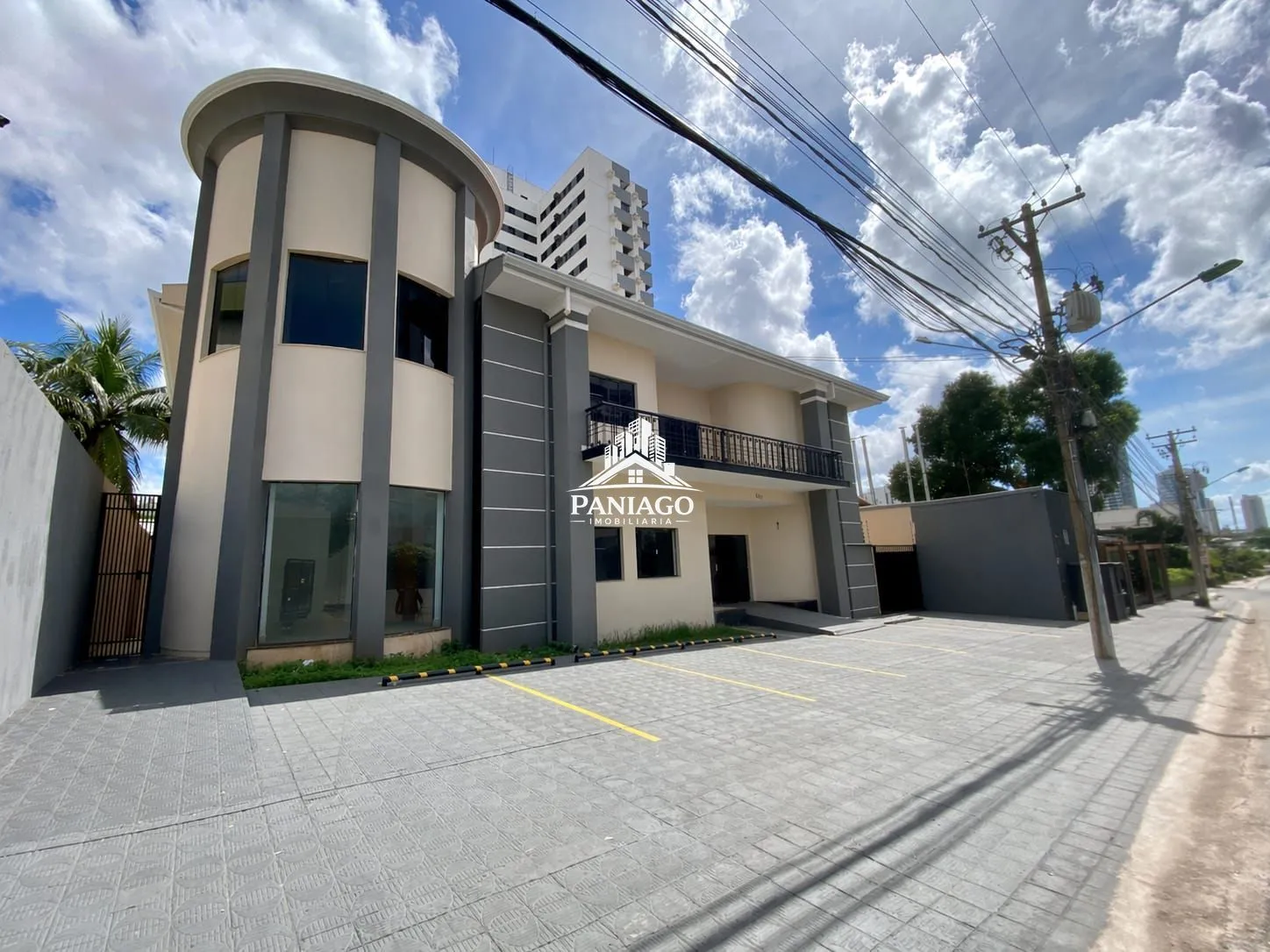 Imagem Casa comercial ampla, 19 salas, 8 banheiros, Bosque da Saúde, Cuiabá-MT