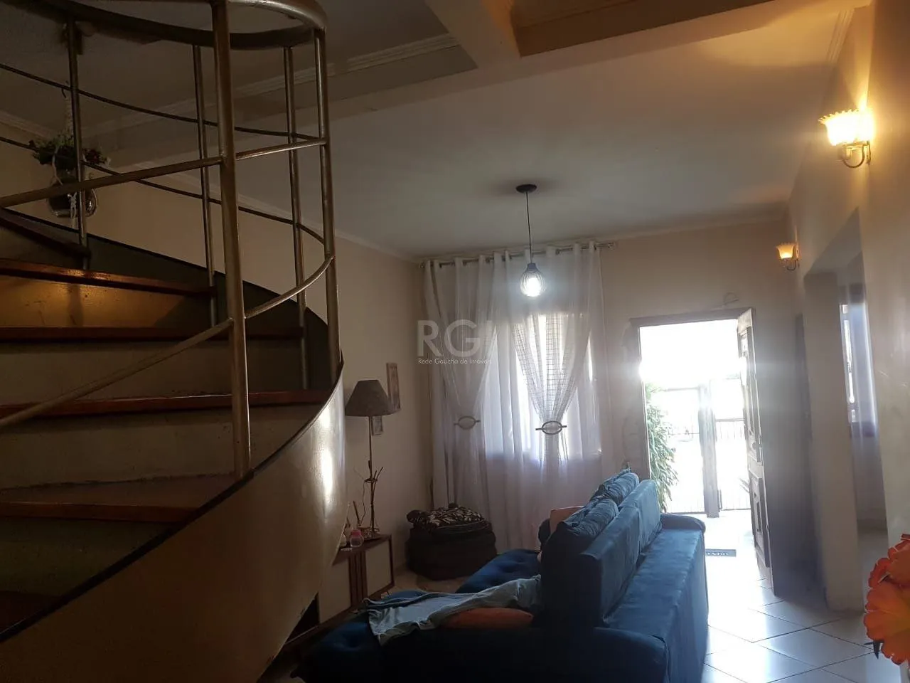 Imagem Casa para Venda - 300m², 4 dormitórios, sendo 1 suites, 2 vagas - Glória