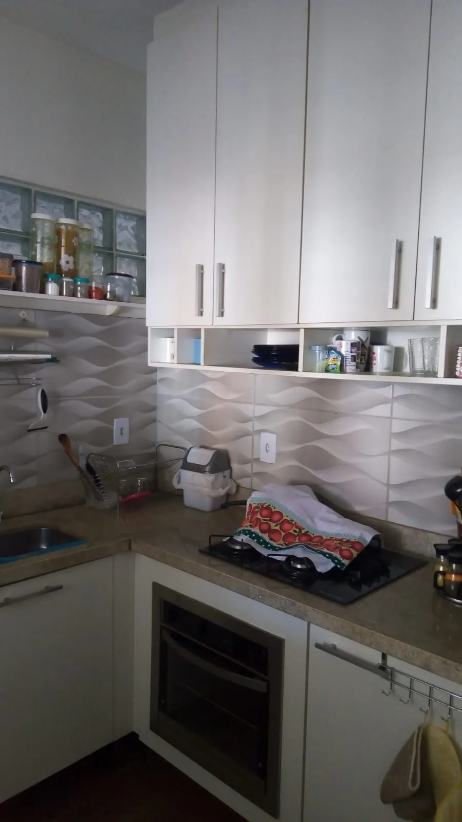 Imagem Casa no Wanel Ville V com Edícula ? 3 Quartos, Aquecimento Solar e Garagem para 2 Carros