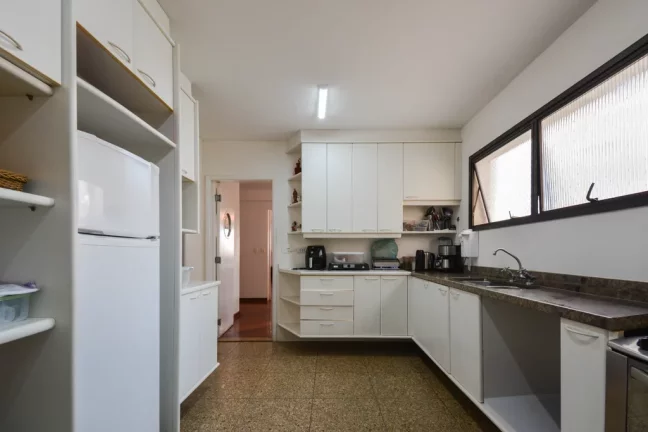 Imagem Apartamento à venda em São Paulo, Pacaembu, com 4 quartos, 379m2