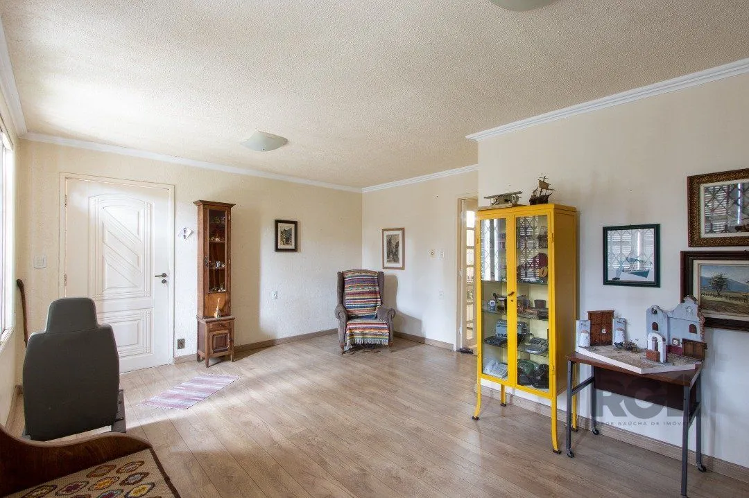 Imagem Casa para Venda - 239m², 5 dormitórios, sendo 1 suites, 2 vagas - Hipica