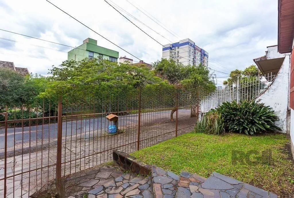 Imagem Casa de 3 dormitórios no bairro Jardim Itu
