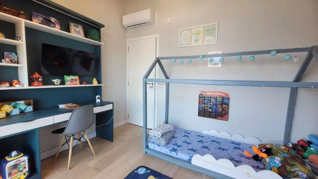 Imagem Casa em condomínio com 3 dormitórios, suíte e 2 vagas.