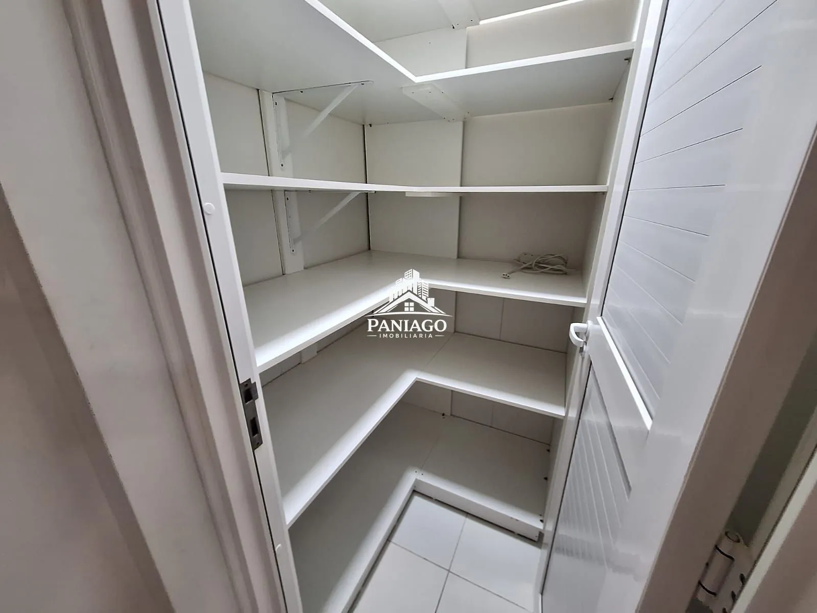 Imagem Apartamento Porteira Fechada com 3 Quartos à Venda no Brasil Beach | 119 m²