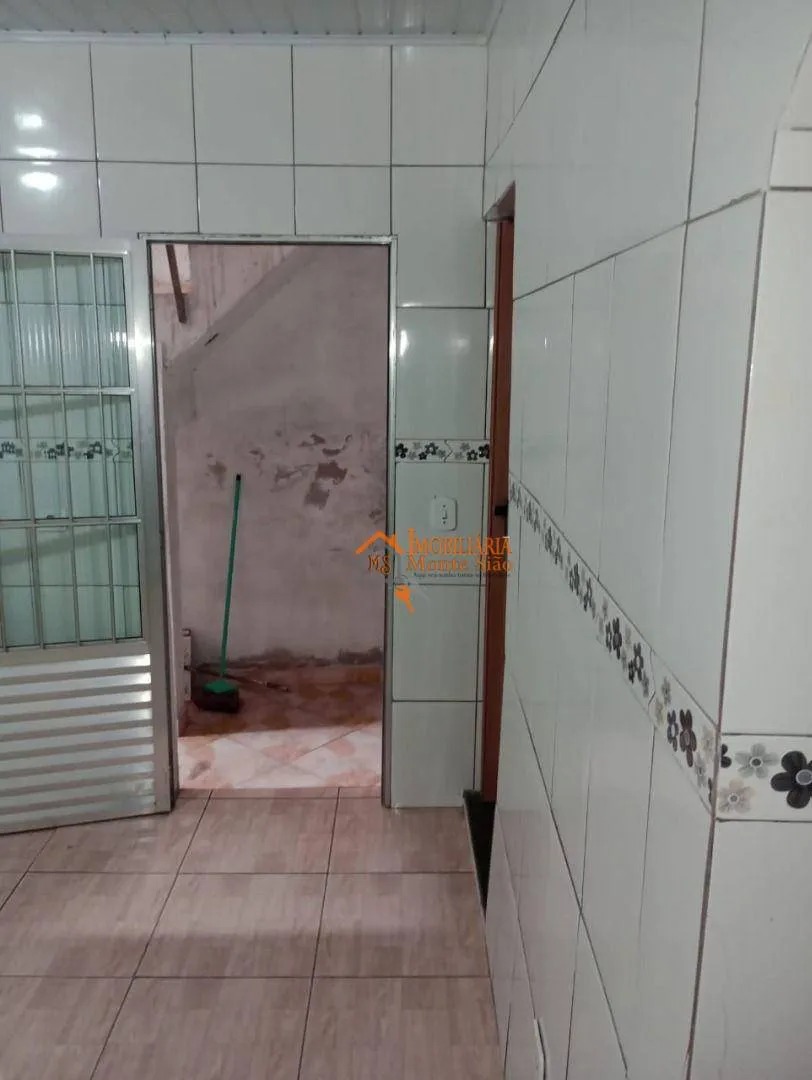Imagem Casa com 3 dormitórios à venda por R$ 318.000,00 - Água Chata - Guarulhos/SP
