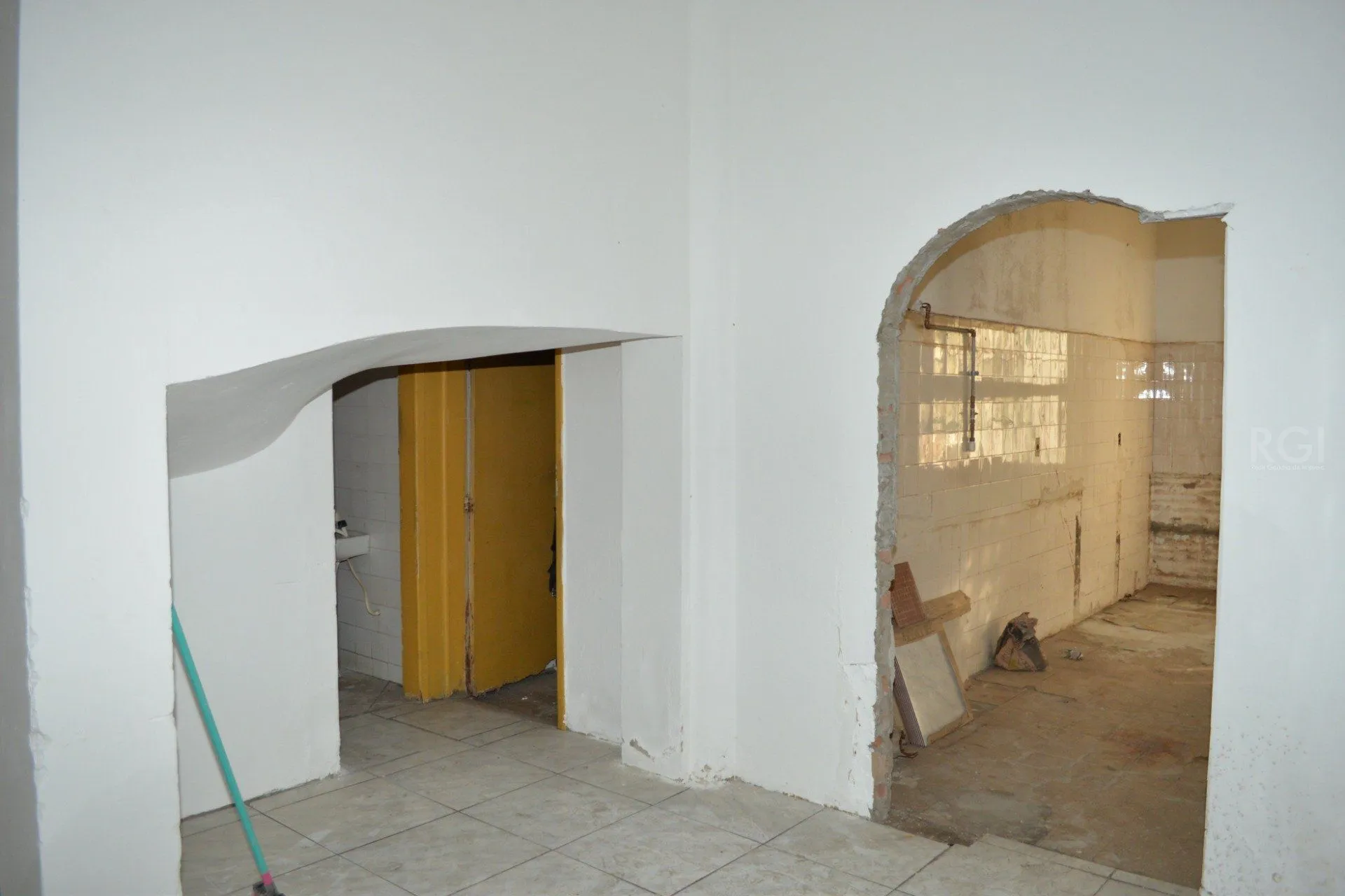 Imagem Prédio com Loja e 3 apartamentos - 470.08m², Floresta
