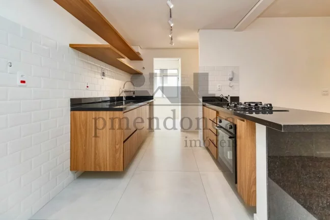 Imagem Excelente apartamento reformado no Itaim Bibi, com 130m² pronto para morar!