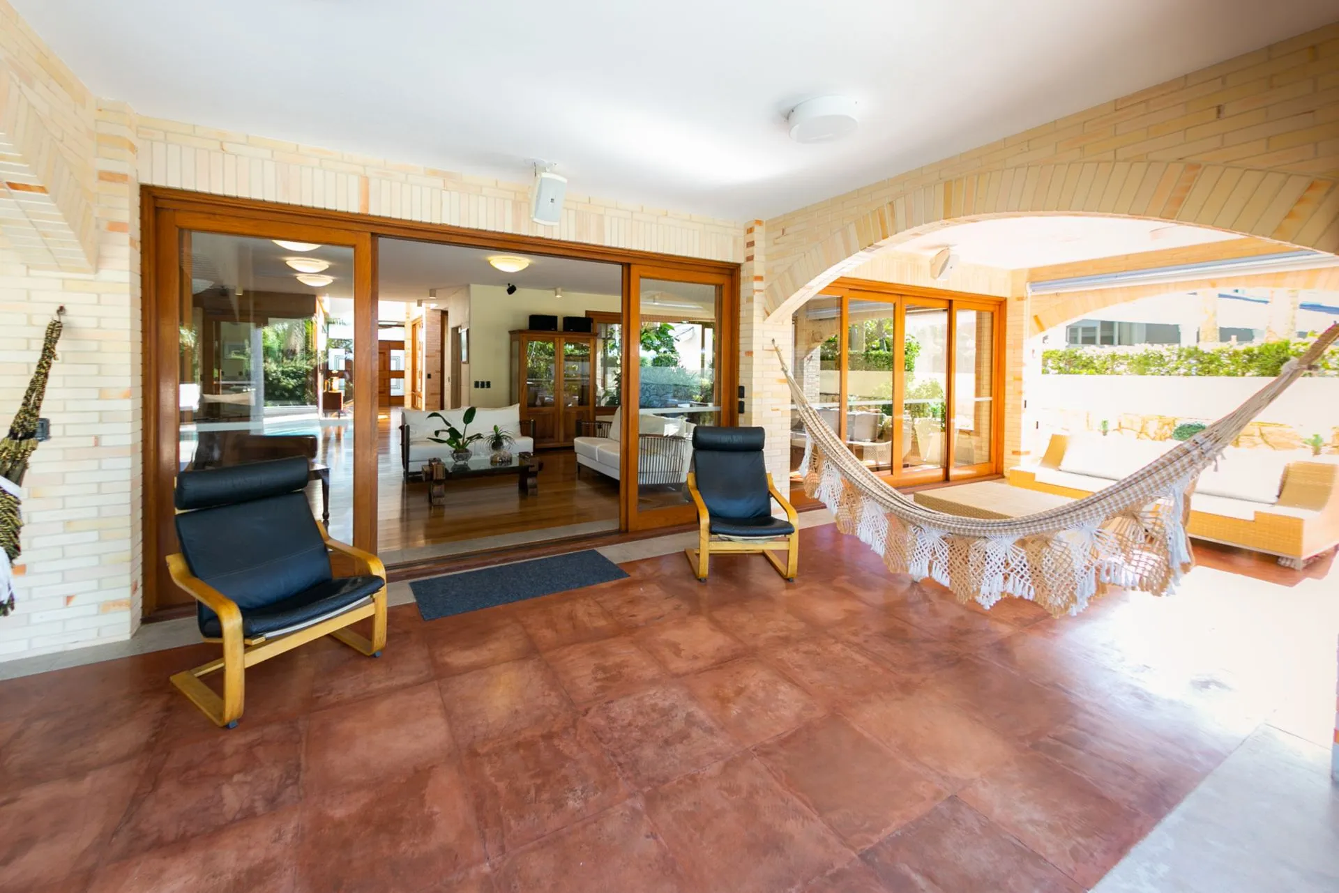 Imagem Casa para Locação Anual em Jurerê Internacional com vista para Praia