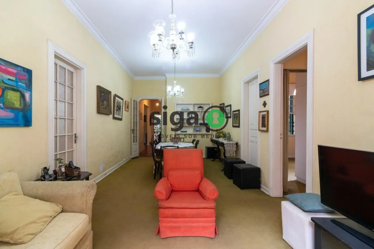 Imagem Casa Alto Padrão em Moema de 5 quartos com 8 vagas - 440m² à Venda.