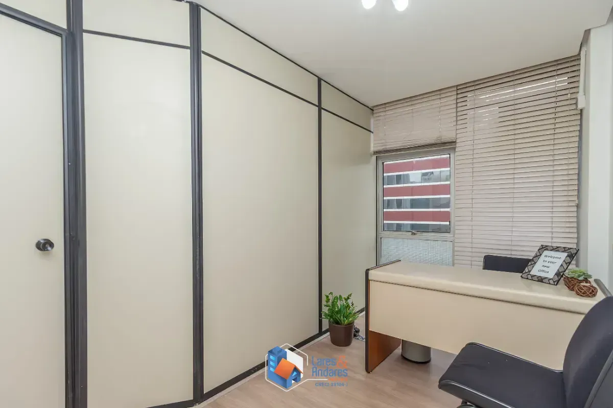 Imagem Conjunto comercial para venda em Cerqueira César, 82m²