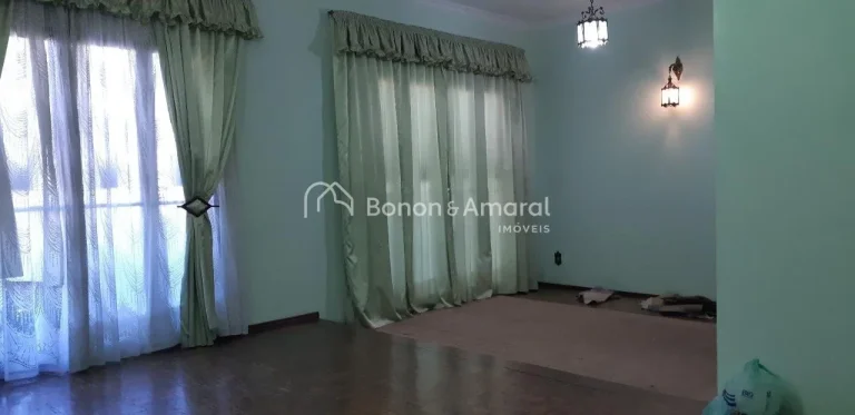 Imagem Jardim Nossa Senhora Auxiliadora. Belíssimo sobrado próximo a Lagoa do Taquaral. Piso inferior com...