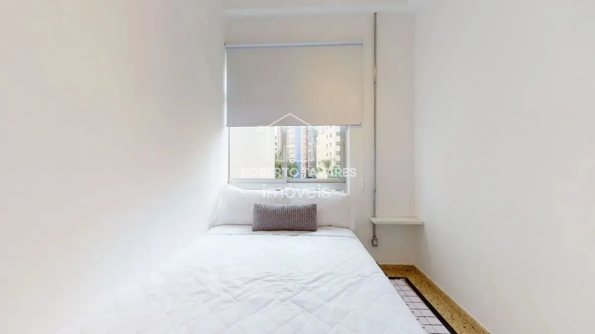 Imagem Apartamento mobiliado, com 4 dormitórios, 2 suítes, 1 vaga de garagem e 4 banheiros, bem localizado. Fica próximo ao Shopping Frei Canneca.