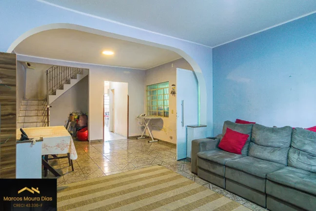 Imagem Casa Sobrado na Vila Dalva com 4 Dormitórios e 2 Vagas de Garagem, Oportunidade
