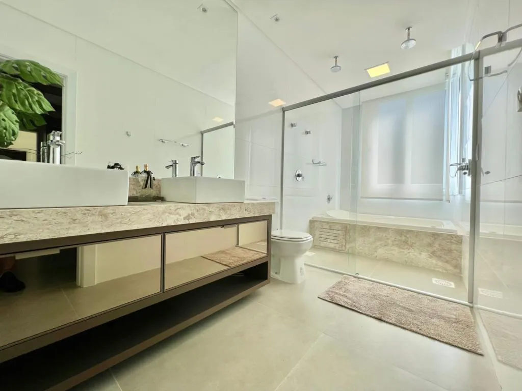 Imagem Casa em Condominio 6 Dormitórios - Bairro Zona Nova