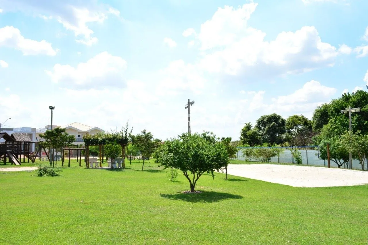 Imagem Terreno a venda no Condomínio Terras do Cancioneiro, Paulínia/SP.