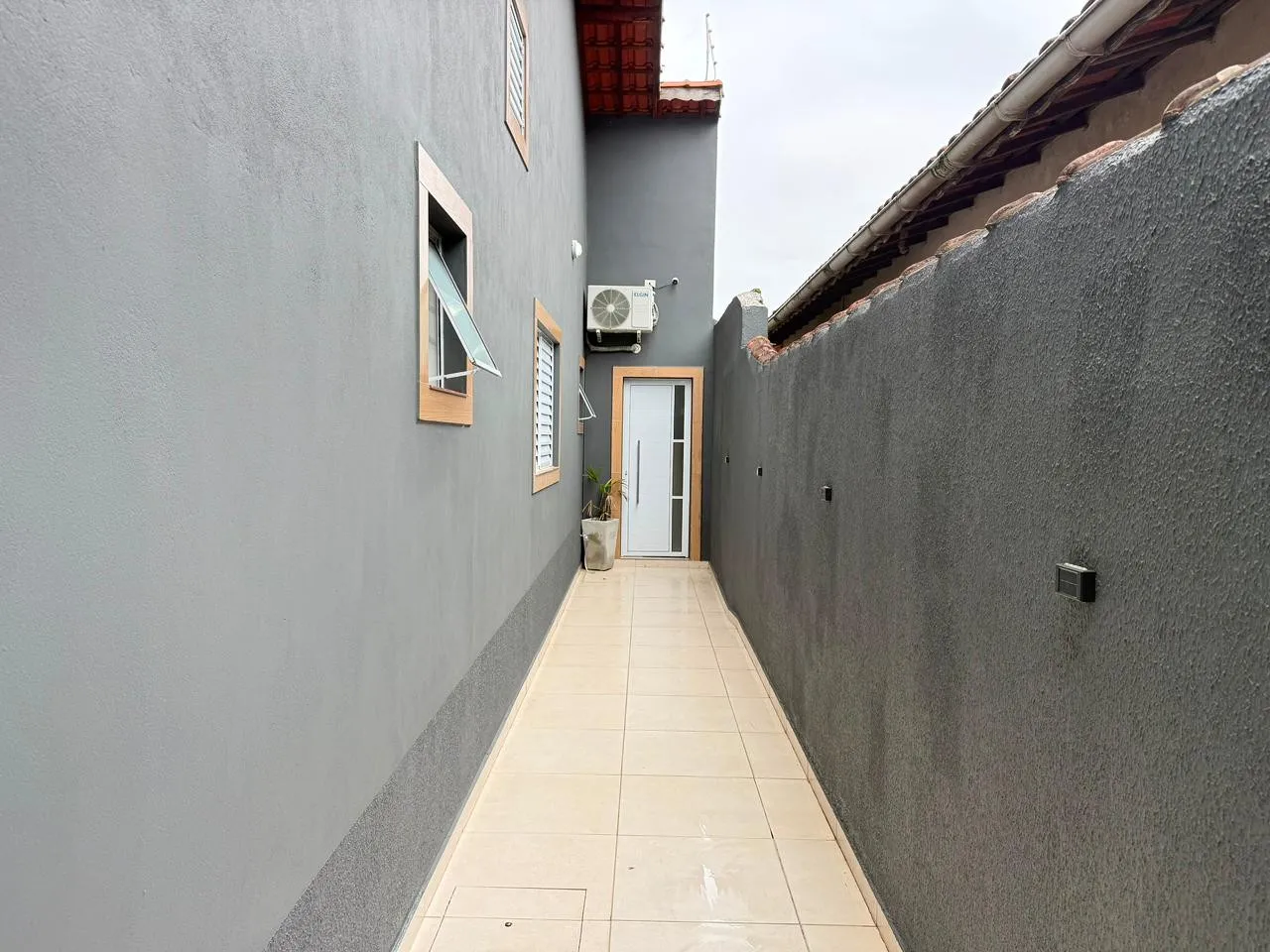 Imagem Casa para Venda em Mongaguá, Itaóca, 2 dormitórios, 1 suíte, 1 banheiro, 2 vagas