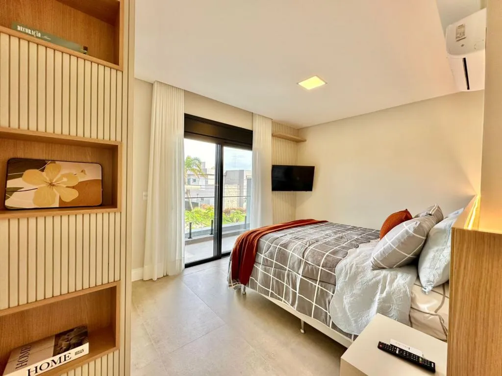 Imagem Casa em Condominio 5 Dormitórios - Bairro xangri-la