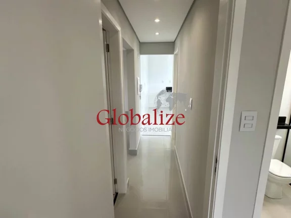 Imagem Apartamento à venda com 80m², 2 quartos, 1 suíte, varanda, garagem, reformado por R$430.000,00 na Aparcida em Santos
