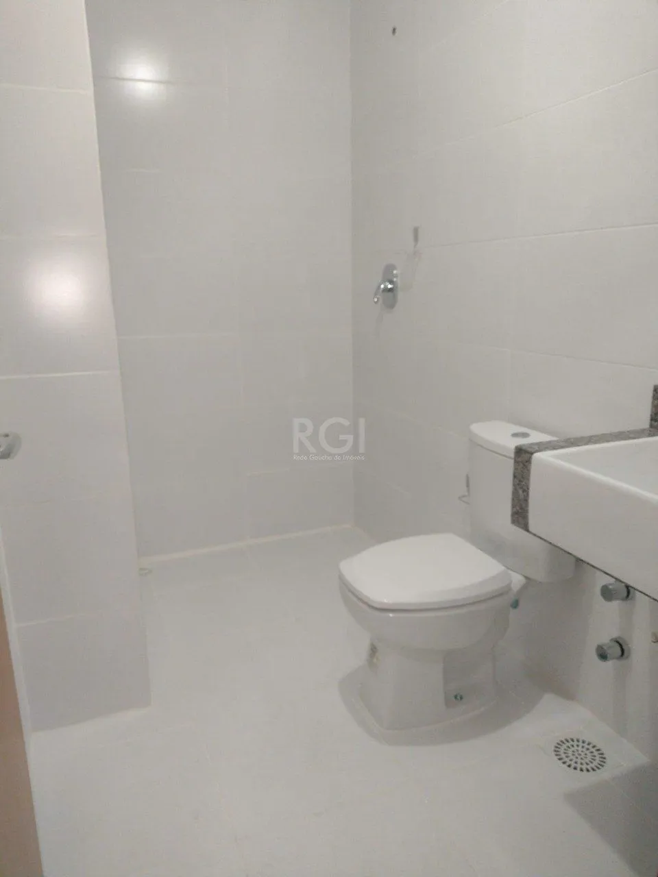Imagem Casa para Venda - 122.96m², 3 dormitórios, sendo 1 suites, 2 vagas - Guarujá