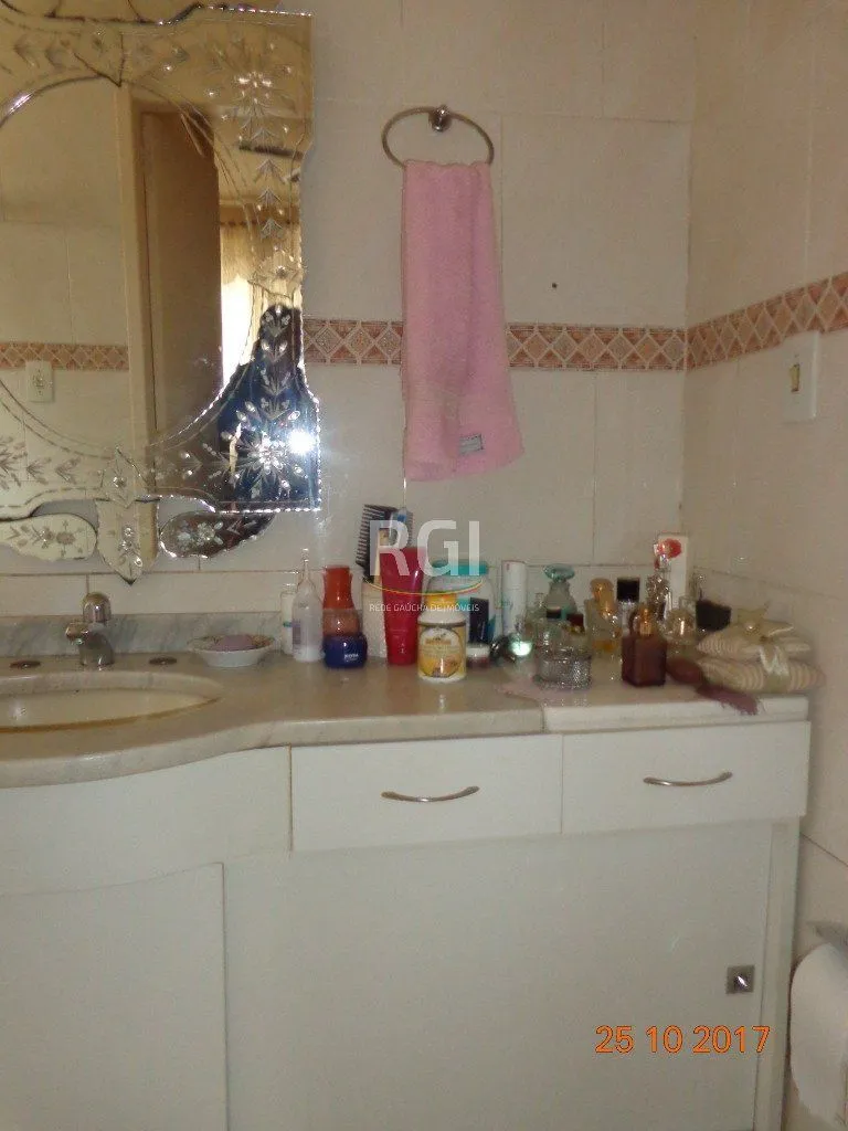Imagem Casa para Venda - 380m², 2 dormitórios, sendo 1 suites, 1 vaga - Nonoai