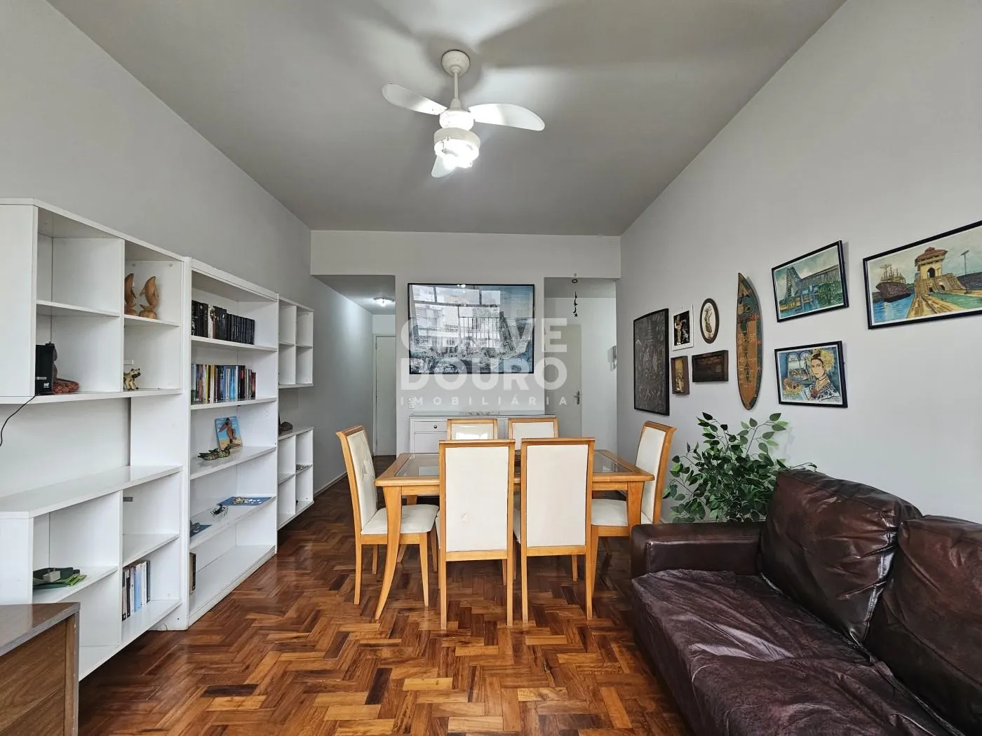 Imagem Apartamento 2 Quartos e 1 Quarto de Serviço à venda no Alto