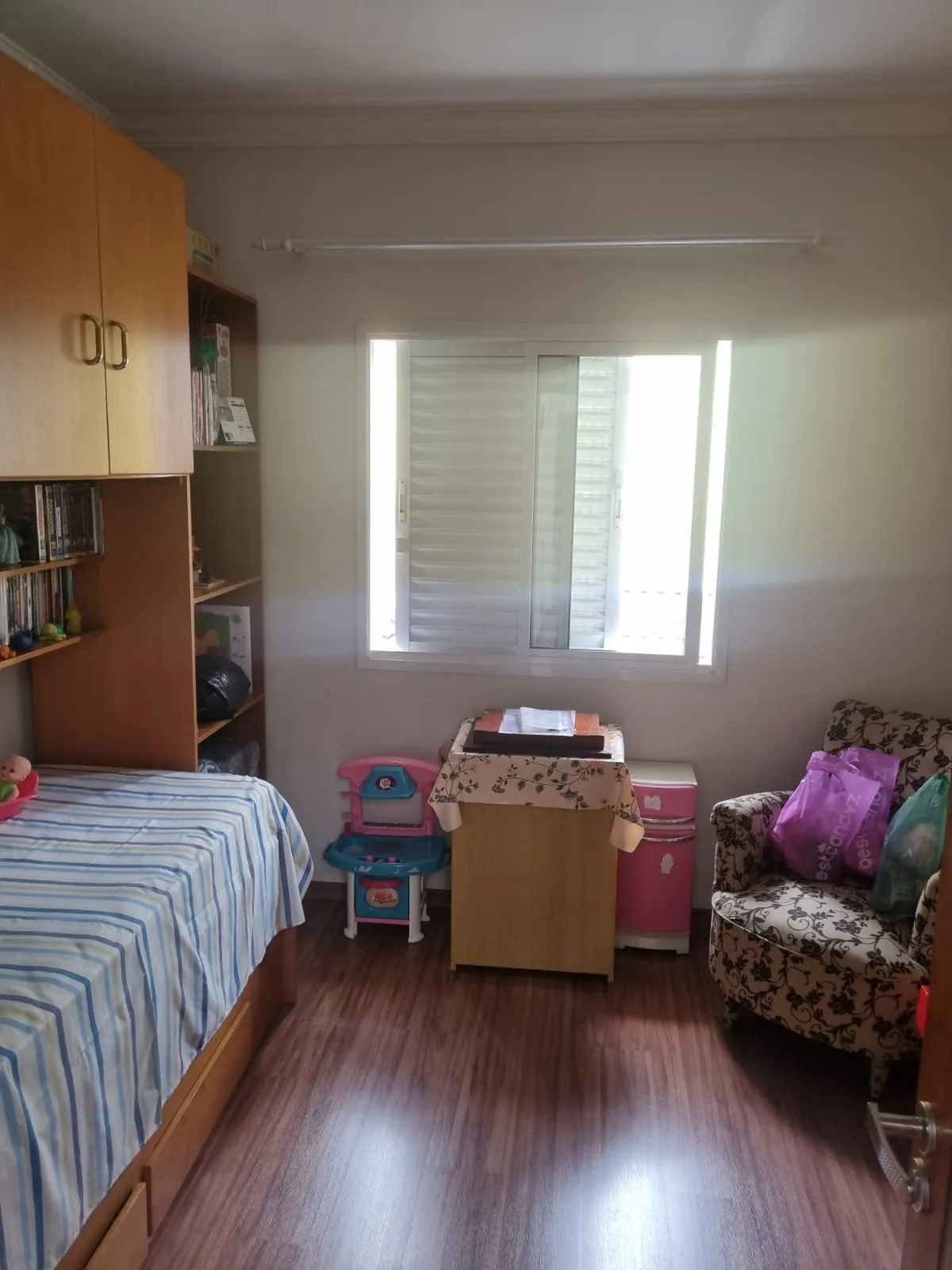 Imagem VENDO LINDO SOBRADO DE 03 DORMITÓRIOS NO BAIRRO CAMPO GRANDE!