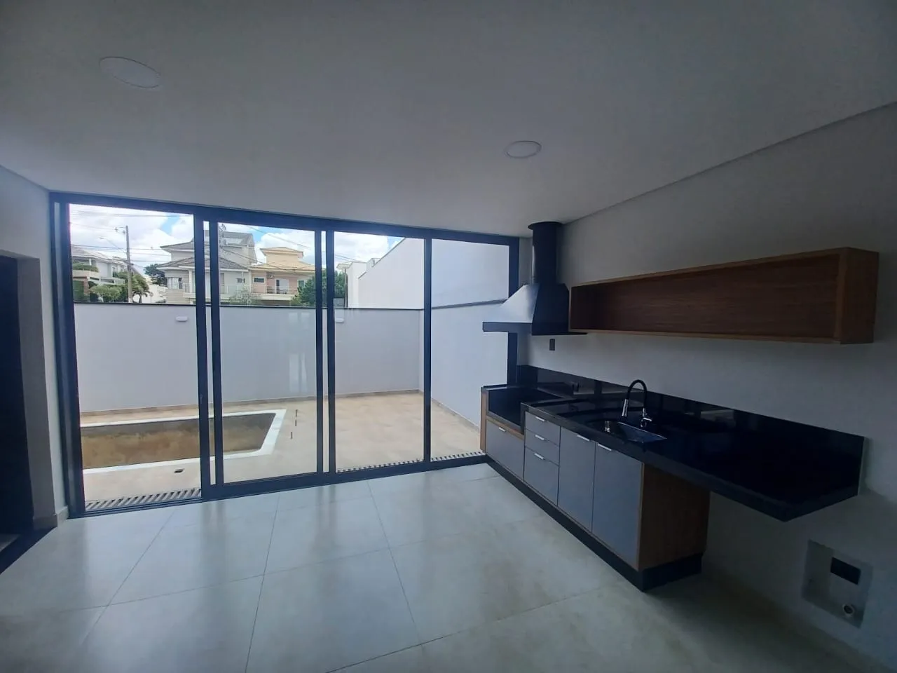 Imagem Impressionante casa térrea de 400m² com 5 dormitórios no Terras de São Lucas