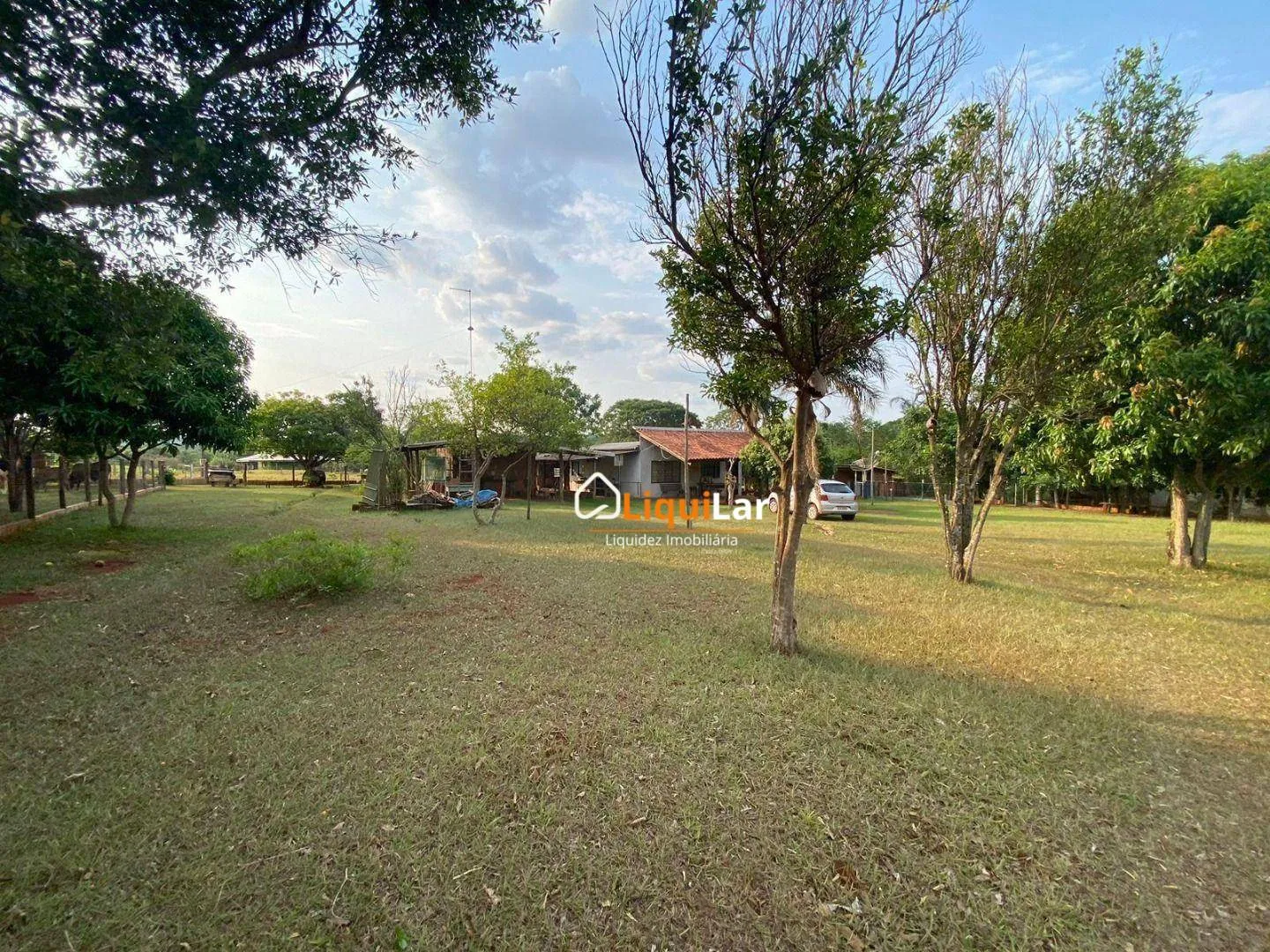 Imagem Chácara com 2 Hectares, Córrego e Dois Tanques de Peixe em Campo Grande/MS