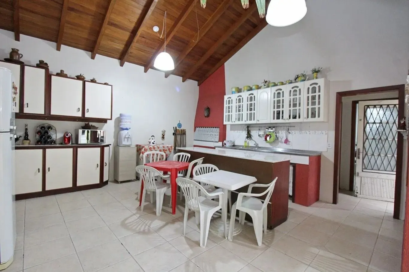 Imagem Casa térrea com edícula e salão de festas próximo ao Iguatemi