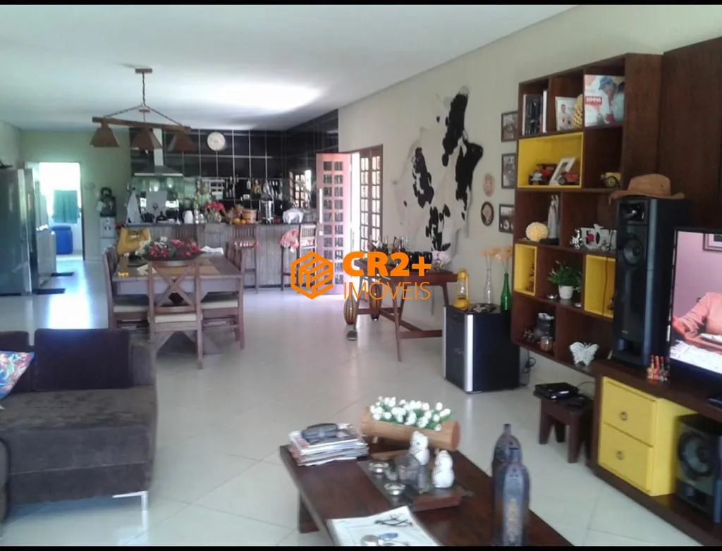 Imagem Vendo casa 03 quartos, 03 suítes, 315 m2, 04 vagas de garagem em Moreno- 1.385m²