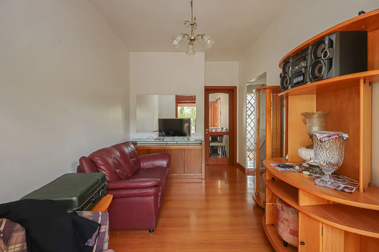 Imagem Casa à venda, 3 dormitórios, 316m², 4 vagas de garagem, Bairro São Geraldo