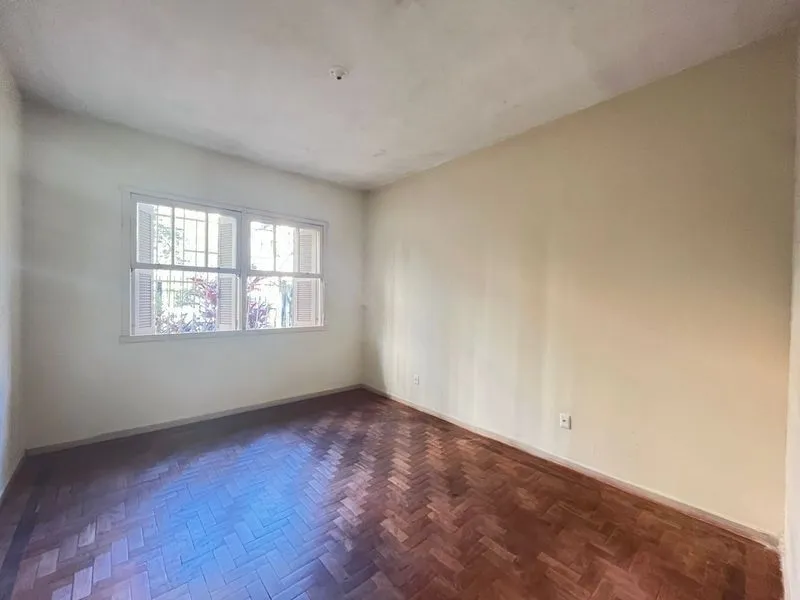 Imagem Casa 4 dormitórios no bairro Rio Branco em Porto Alegre para Alugar