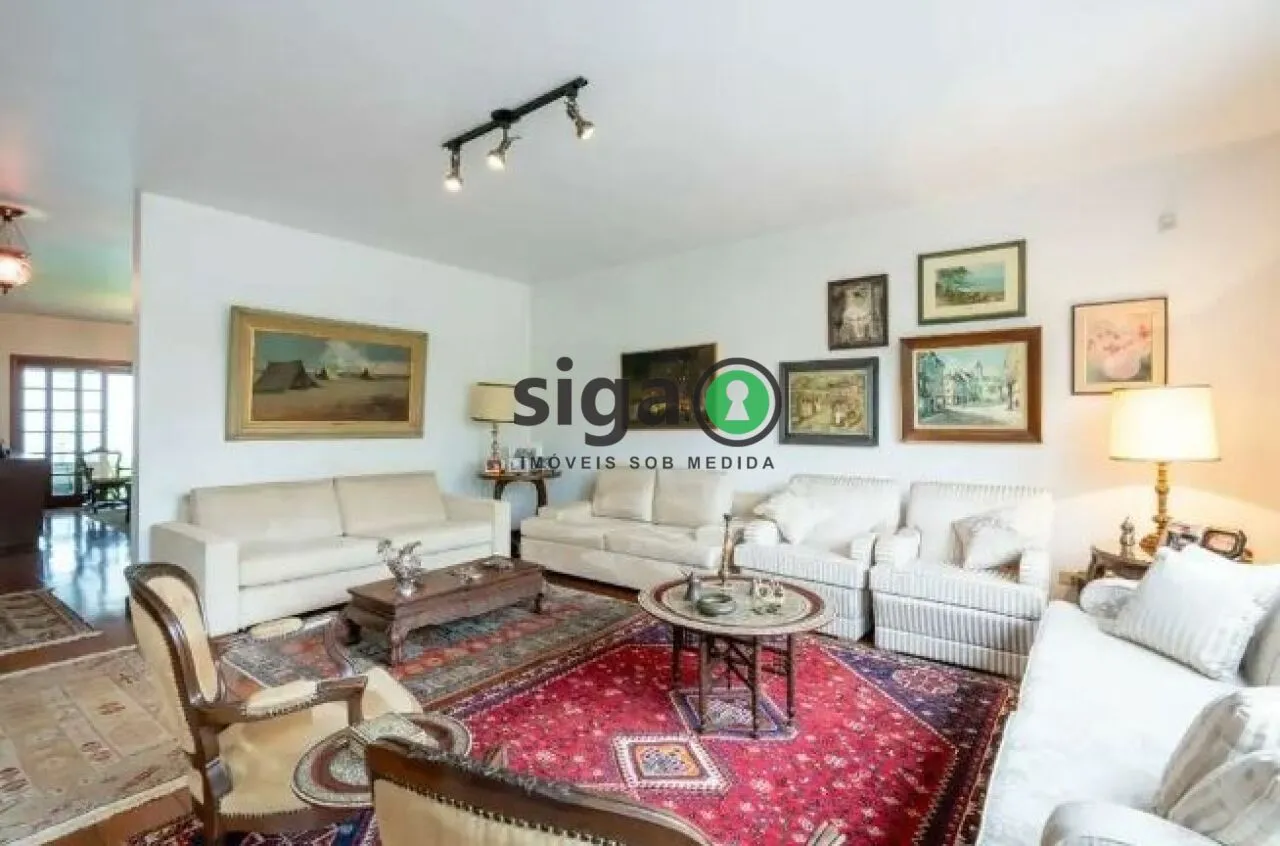 Imagem Casa Alto Padrão no Real Parque de 4 Quartos com 8 Vagas - 450m² à Venda.