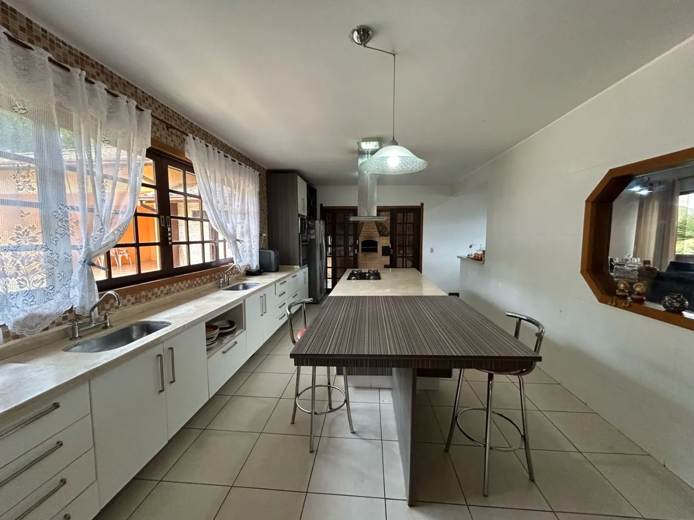 Imagem Casa em Condomínio para Venda em Petrópolis / RJ no bairro Nogueira
