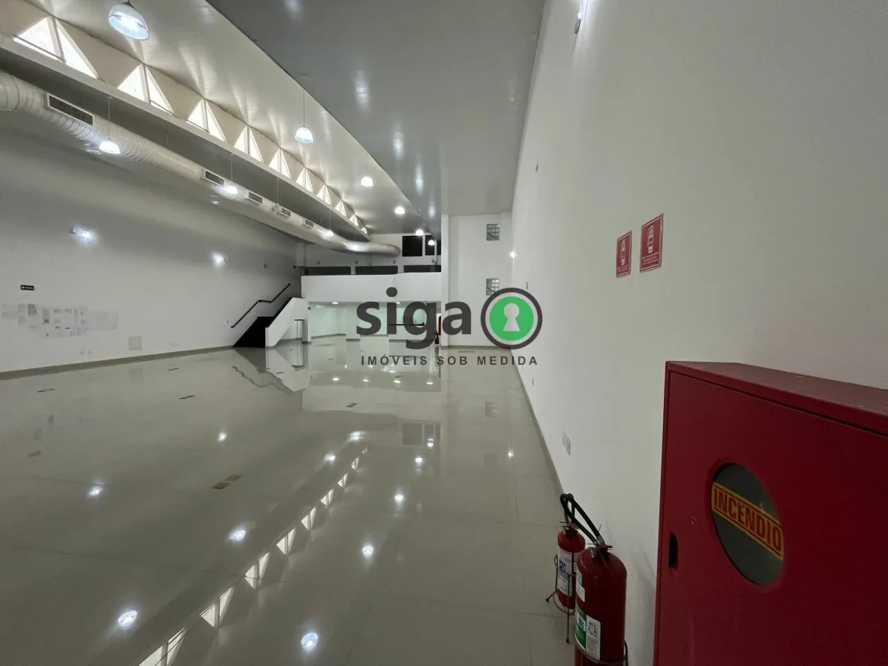 Imagem Ponto Comercial e 6 banheiros para Alugar, 845 m² por R$ 95.000/Mês