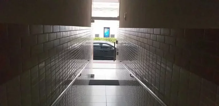 Imagem Apartamento com 2 dormitórios sendo 1 suíte e 1 vaga de garagem em Balneário Camboriú/SC