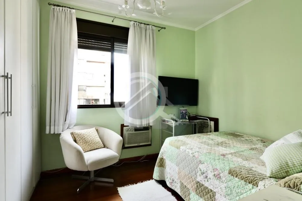 Imagem Raro apartamento andar inteiro, parte nobre da Av. Bagé, 148m2 privativos, 3 vagas de garagem, ampl...
