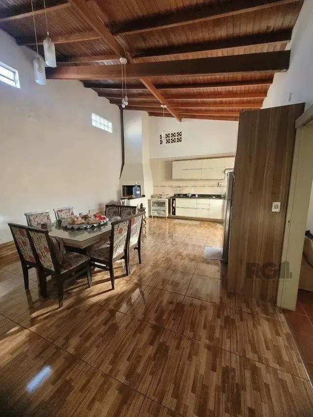 Imagem CASA 3 QUARTOS COM SUÍTE EM EXCELENTE LOCALIZAÇÃO EM SAPUCAIA DO SUL.