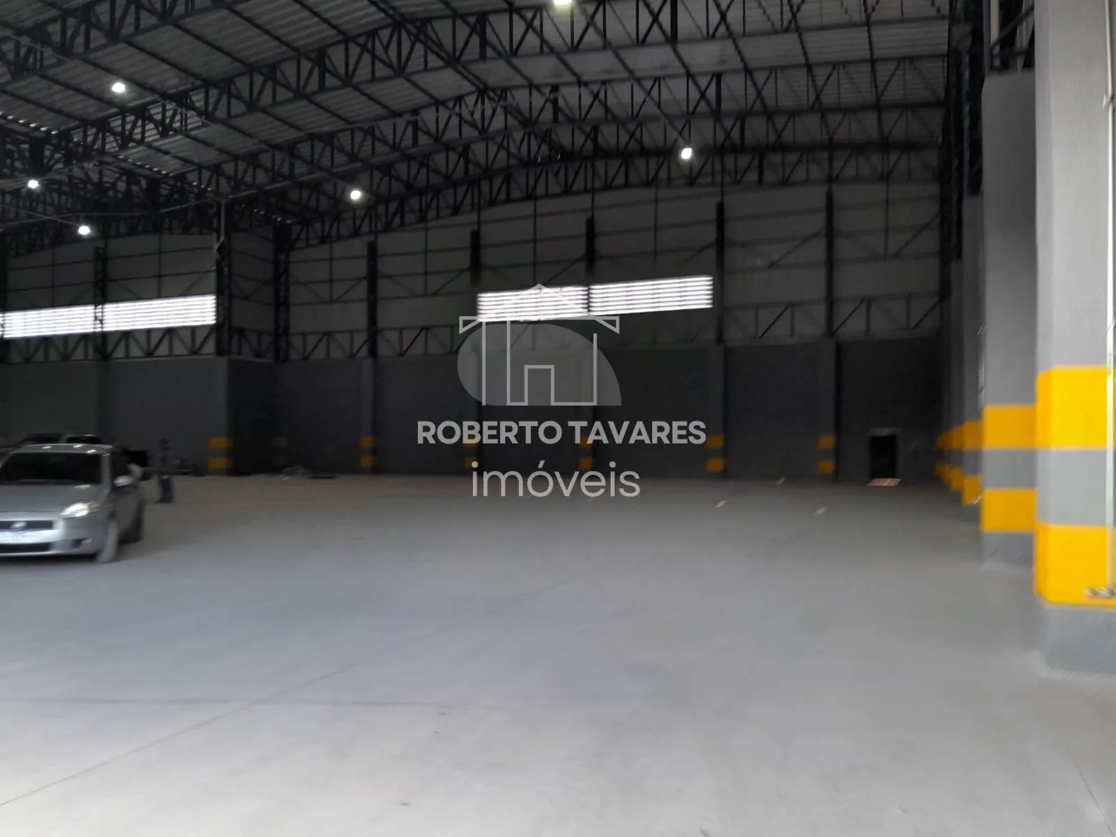 Imagem Galpão para Venda - 4 Docas - 1 Rampa - 15 Vagas de garagens - Junto a Rod. Régis Bittencourt (BR116).