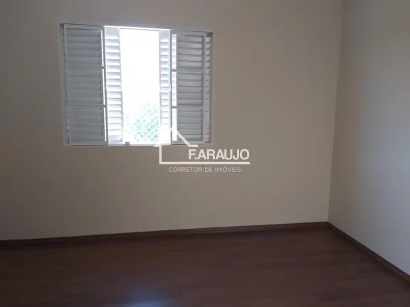 Imagem Casa à venda em Jardim Europa com 182m² 5 quartos, 4 vagas