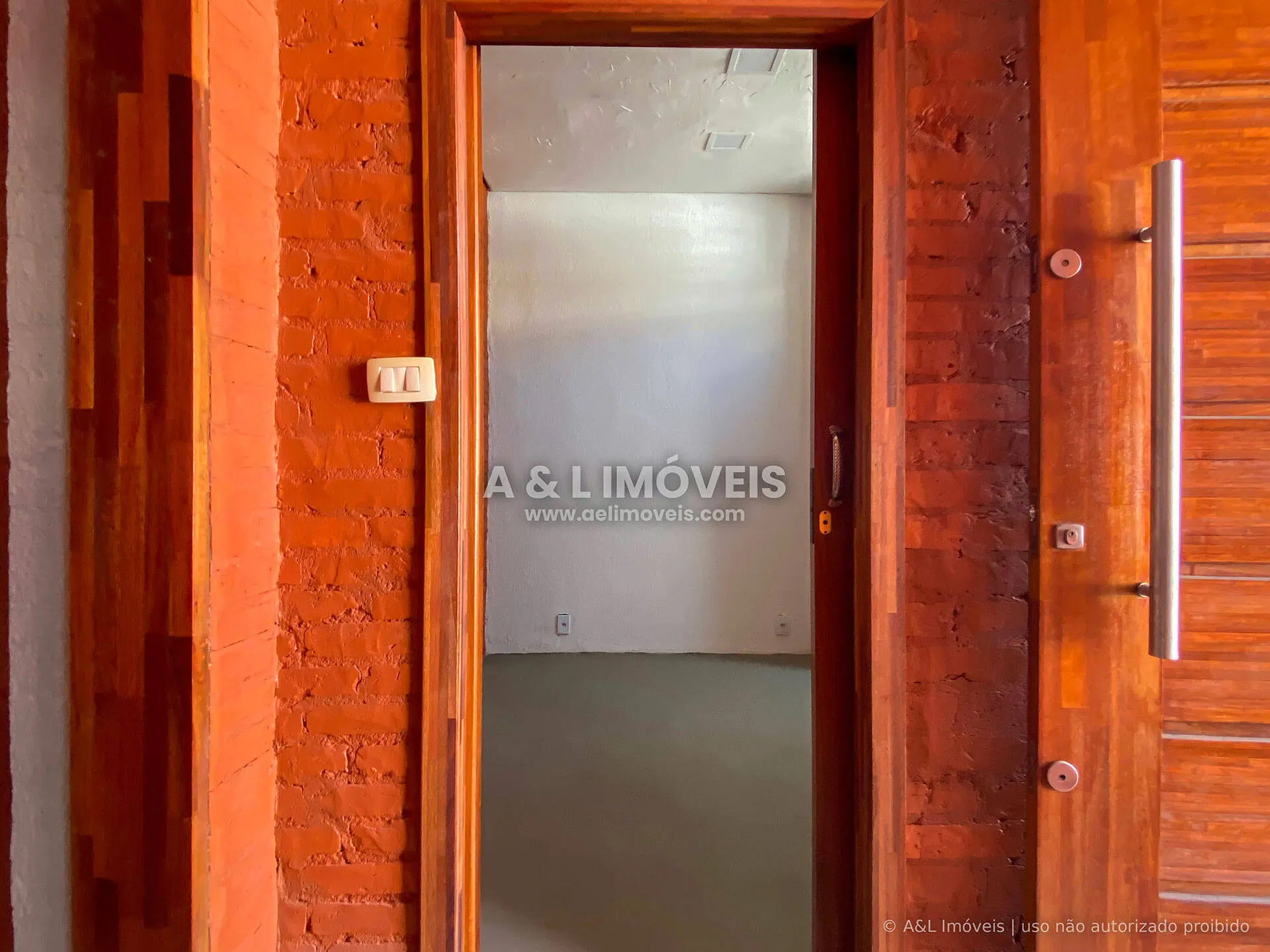 Imagem Ponto comercial à venda no Centro de Taubaté com 11 salas