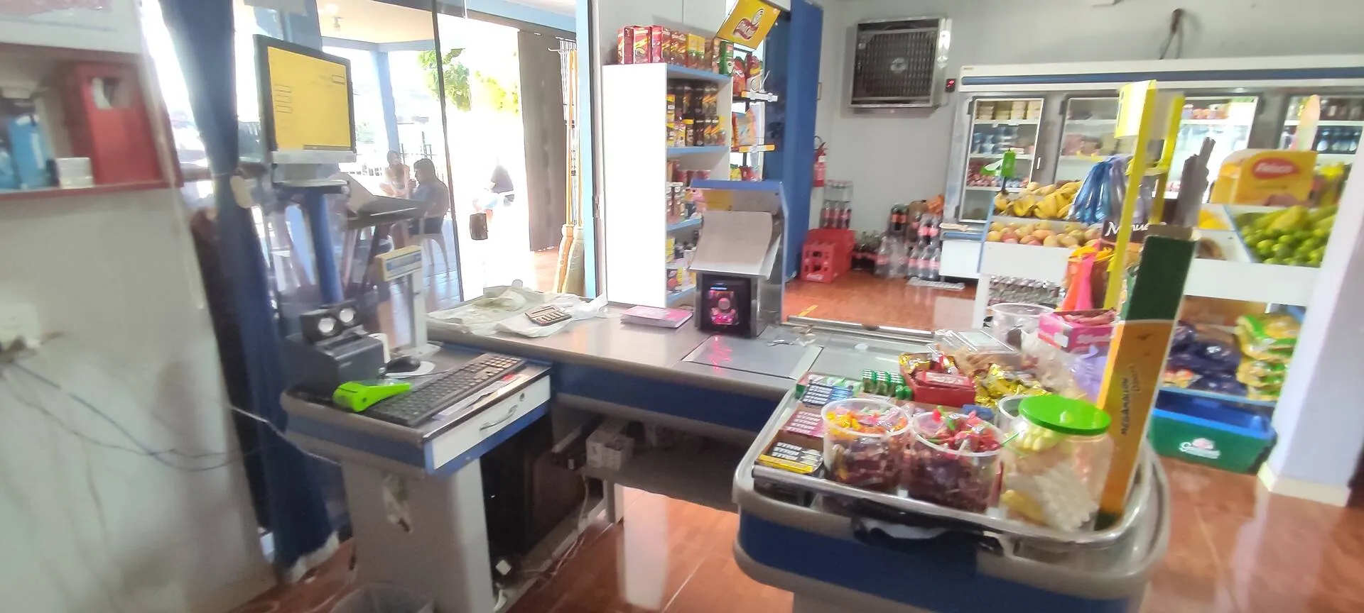 Imagem Casa à venda com sala comercial em São Miguel do Iguaçu - Bairro Cataratas - Imóvel de esquina com churrasqueira e energia solar