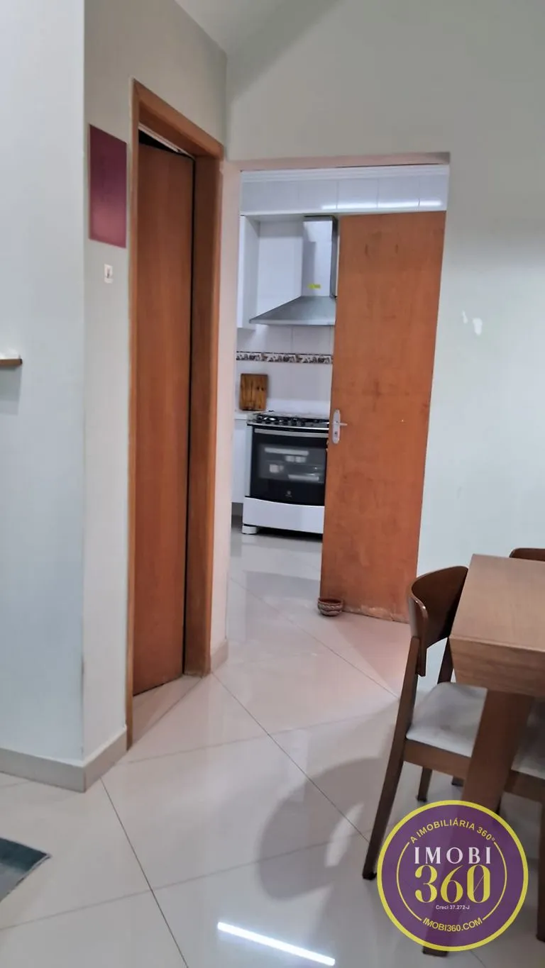 Imagem Casa de Condomínio com 02 suítes com vaga de garagem na Vila Dalila