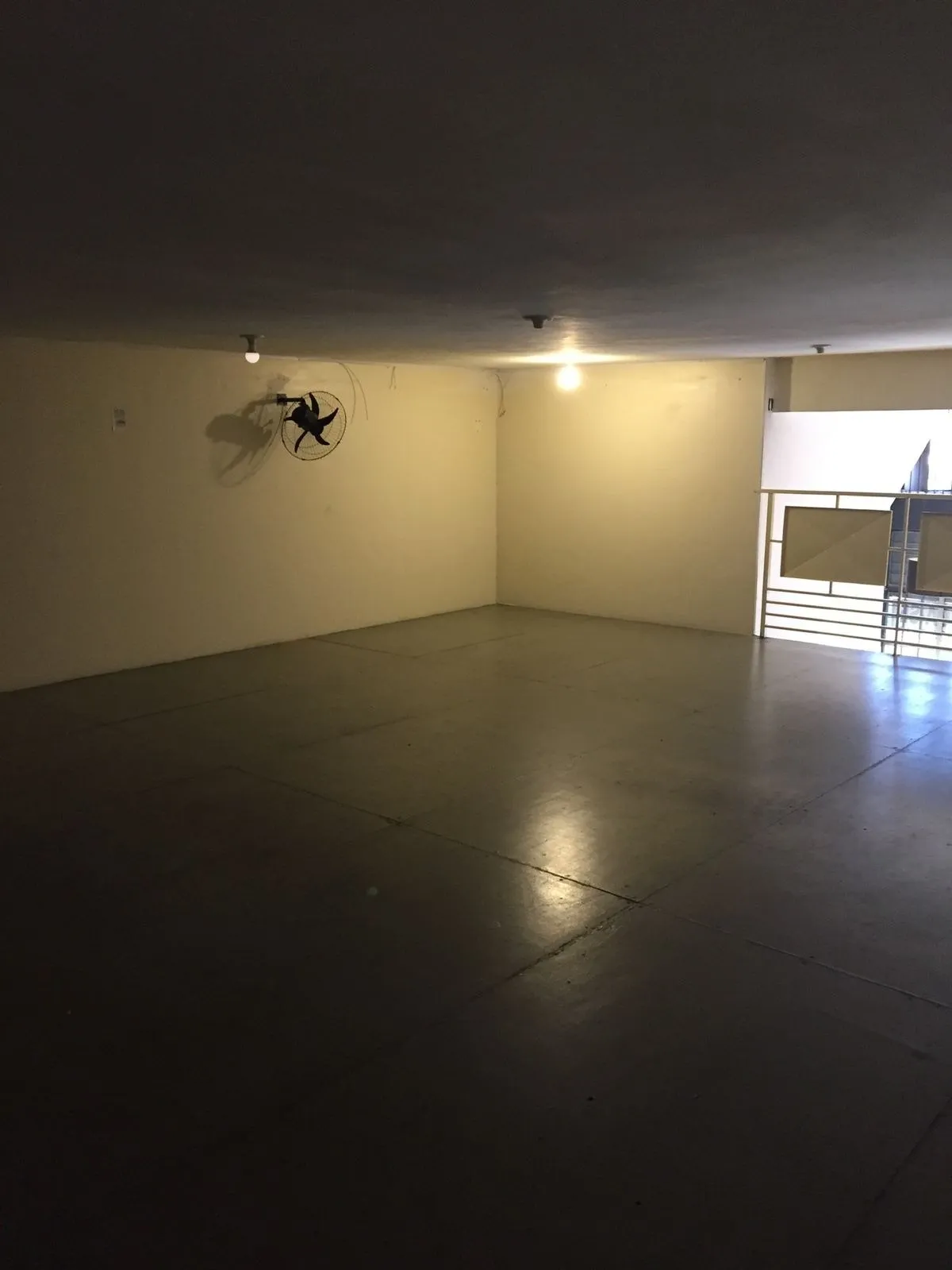 Imagem Salão Comercial para Locação no Centro de Sorocaba-SP: 1 Sala, 4 Banheiros, 164m² de Área